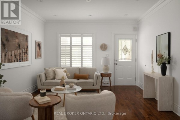 Primary Bedroom - 550 Milverton Boulevard, Toronto, ON M4C1X5 Photo 4