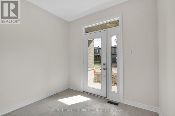 550 Paakanaak Avenue, Ottawa, ON K1X0J7 Photo 5