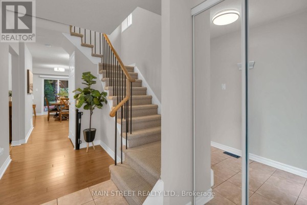 Primary Bedroom - 550 Priddle Road, Newmarket, ON L3X1X8 Photo 4