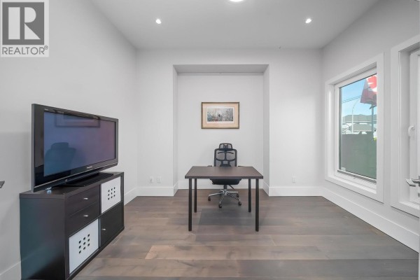 5500 52 Avenue, Ladner, BC V4K2C5 Photo 5