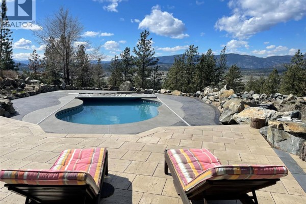2pc Bathroom - 5500 Rockface Road, Kelowna, BC V1X7V7 Photo 3