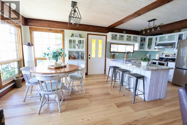 Mud room - 55035 Jardine Road, Vanderhoof, BC V0J3A3 Photo 5