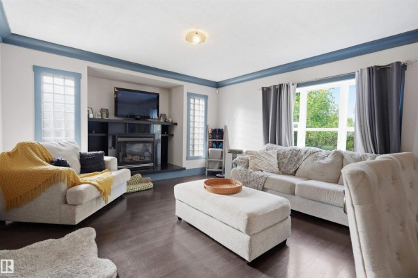 Family room - 5507 49 Av, Wetaskiwin, AB T9A0R5 Photo 4