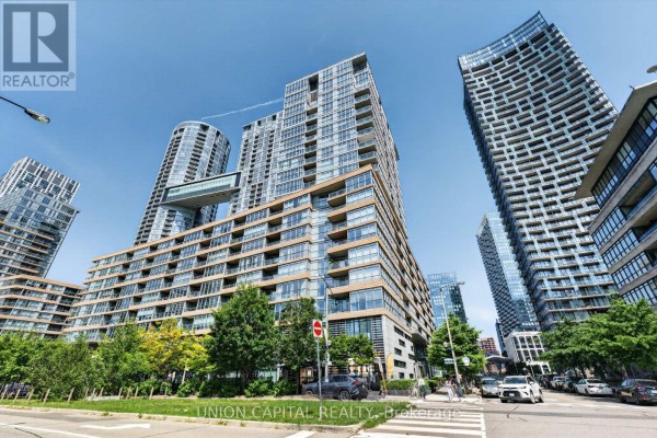 Kitchen - 551 - 10 Capreol Court, Toronto, ON M5V4B3 Photo 3