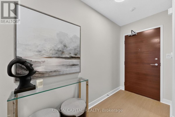 Den - 551 - 10 Capreol Court, Toronto, ON M5V4B3 Photo 5