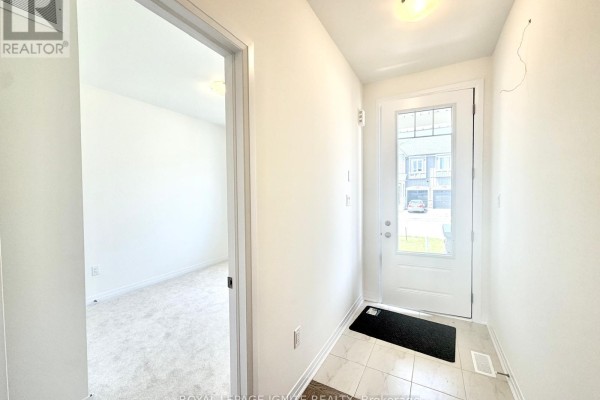 Primary Bedroom - 551 Hudson Street, Midland, ON L4R0J2 Photo 4