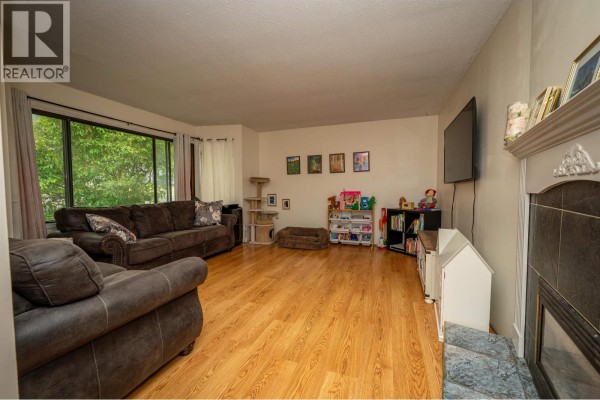 Primary Bedroom - 551 Pearkes Drive, Williams Lake, BC V2G4B1 Photo 4