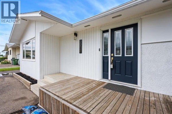 4pc Bathroom - 5510 45 Street, Lloydminster, AB T9V0C2 Photo 4