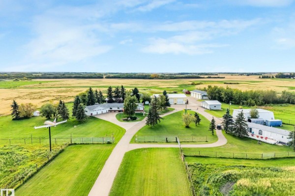 55120 Highway 2 Nw, Rural Sturgeon County, AB T8R1P4 Photo 3