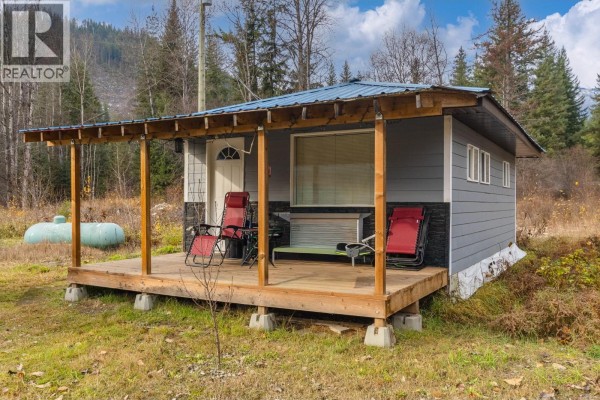 5513 Prosh Frontage Road, Sicamous, BC V0E2J0 Photo 5