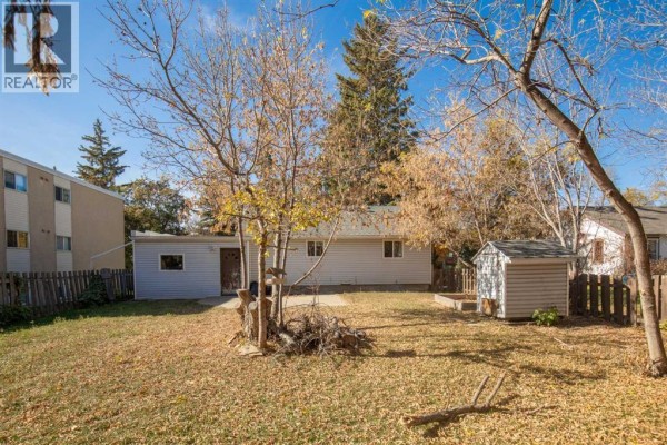 Kitchen - 5515 45 Avenue, Red Deer, AB T4N3L7 Photo 4
