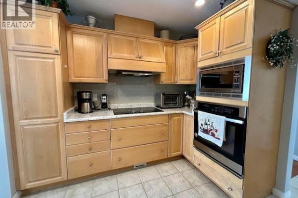 Foyer - 5515 W 57 Avenue, Fort Nelson, BC V0C1R0 Photo 4