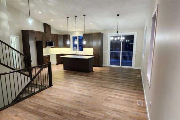 5518 52 Street, Olds, AB, photo 2