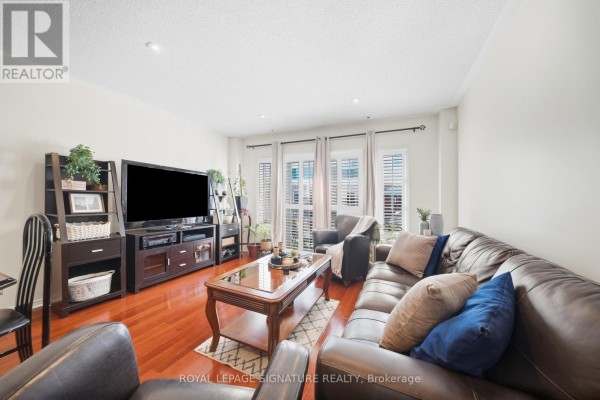 Kitchen - 552 - 83 Mondeo Drive, Toronto, ON M1P5B6 Photo 3