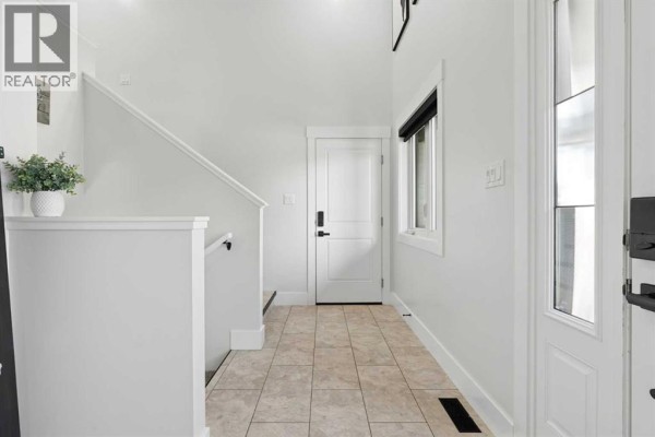 4pc Bathroom - 552 Rogers Avenue, Picture Butte, AB T0K1V0 Photo 3