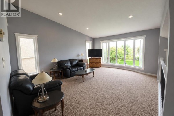 Living room - 5521 46 Street, Rimbey, AB T0C2J0 Photo 5