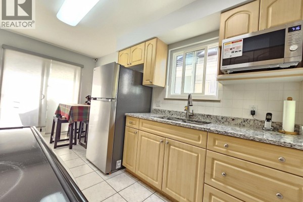 5521 Dundee Street, Vancouver, BC V5R3T8 Photo 4