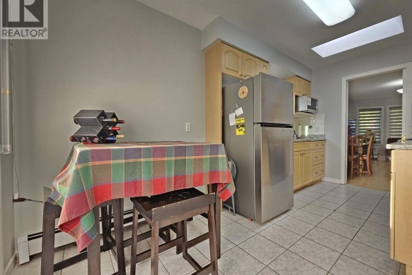 5521 Dundee Street, Vancouver, BC V5R3T8 Photo 5