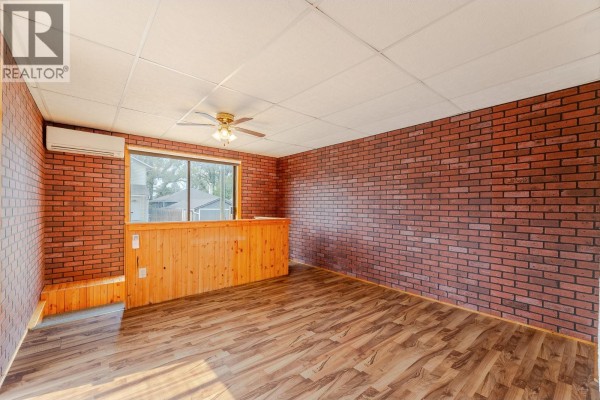 Laundry room - 553 Papineau Street, Penticton, BC V2A4X6 Photo 5