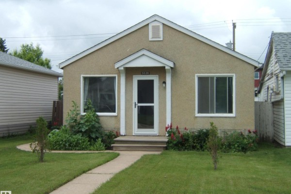 5530 50 St, Vegreville, AB, photo 2