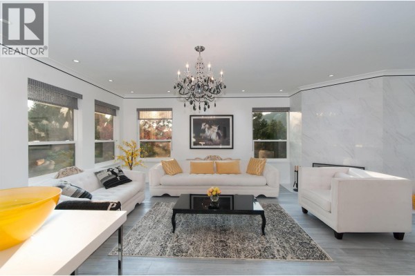 5530 Greenleaf Road, West Vancouver, BC V7W1N6 Photo 4