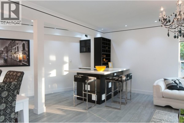 5530 Greenleaf Road, West Vancouver, BC V7W1N6 Photo 5