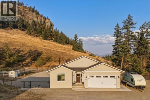 Primary Bedroom - 5531 6 Highway, Coldstream, BC V1B3E2 Photo 3