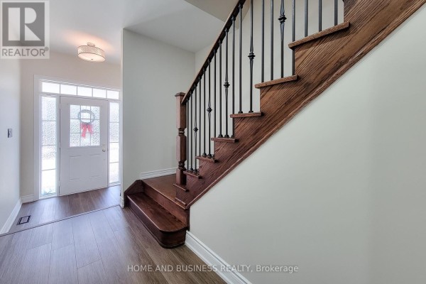 Kitchen - 5532 Meadowcrest Avenue, Mississauga, ON L5M0V1 Photo 4