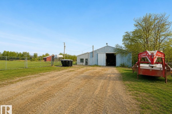 Recreation room - 55320 Rge Road 263, Rural Sturgeon County, AB T8R1P4 Photo 2
