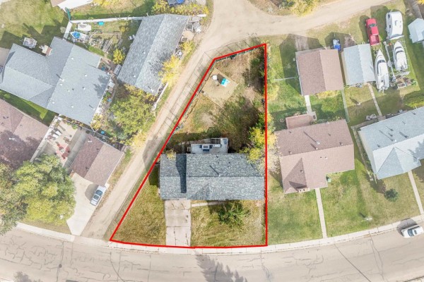 Primary Bedroom - 5535 55a St, Wetaskiwin, AB T9A2A7 Photo 5