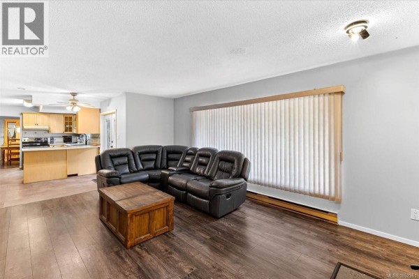 Laundry room - 5536 Falls St, Port Alberni, BC V9Y7Y6 Photo 3