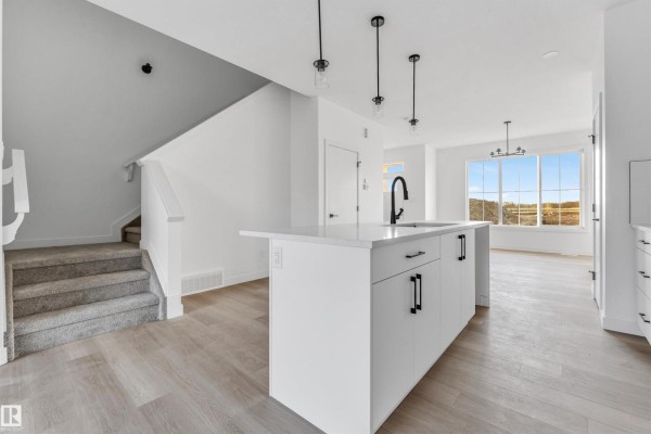 Kitchen - 554 Ashgrove Circle, Leduc, AB T9E0K8 Photo 3