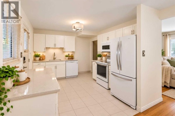 Primary Bedroom - 554 Killarney Glen Court Sw, Calgary, AB T3E7H4 Photo 5