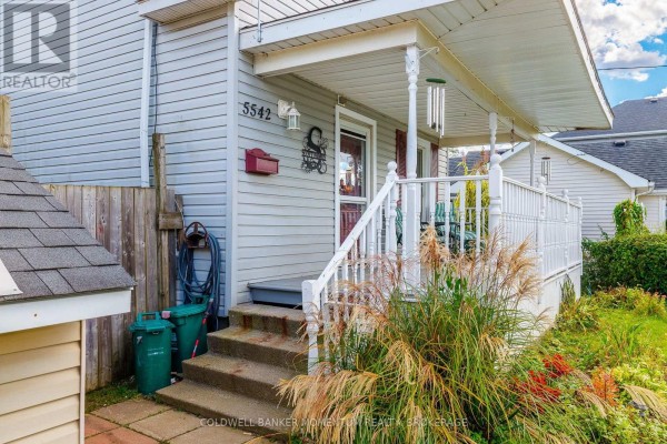 Kitchen - 5542 Highland Avenue, Niagara Falls, ON L2G4W7 Photo 4