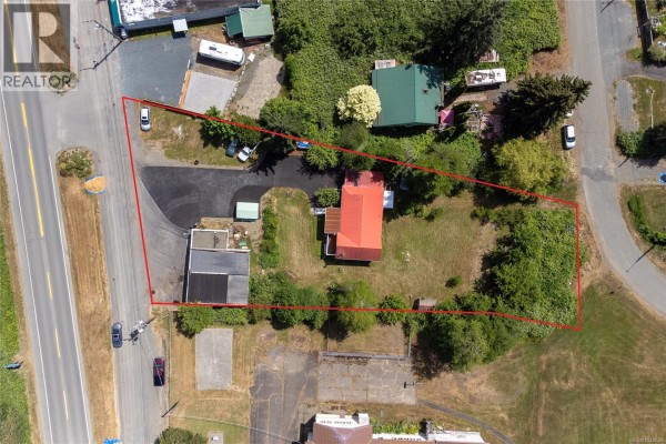 5545 Island Hwy S, Union Bay, BC V0R3B0 Photo 2