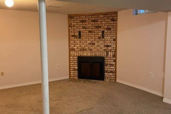 5547 River Grove Avenue, Mississauga, ON L5M3T6 Photo 2