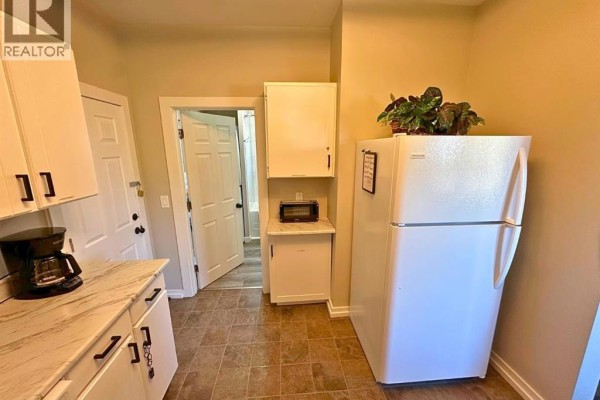 Primary Bedroom - 5548 44 Avenue, Red Deer, AB T4N3J3 Photo 4