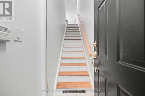 Bedroom 2 - 555 - 36 Stadium Road, Toronto, ON M5V3P4 Photo 5