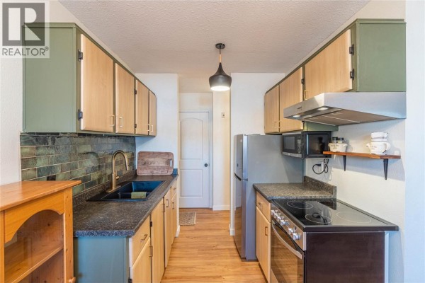 Kitchen - 555 Dalgleish Drive Unit# 106, Kamloops, BC V2C6C7 Photo 5