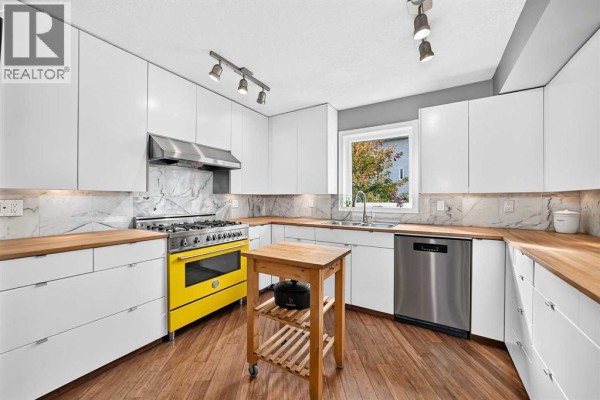 2pc Bathroom - 555 Killarney Glen Court Sw, Calgary, AB T3E7H4 Photo 4