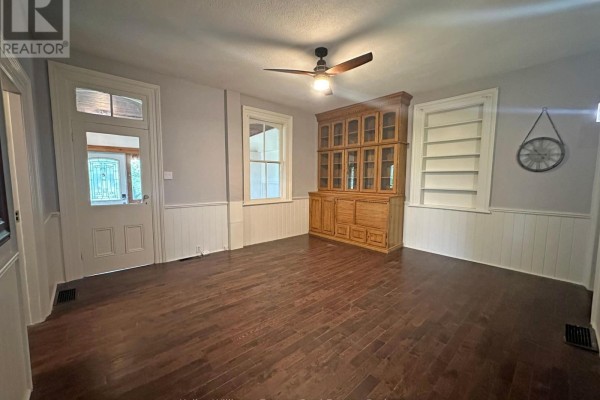 555 Thornton Road S, Oshawa, ON, photo 3