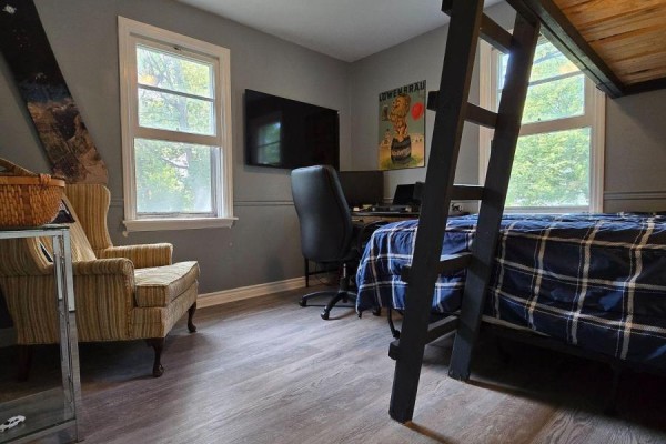 Bedroom 3 - 555 Wellington Street W, Aurora, ON L4G6J7 Photo 5