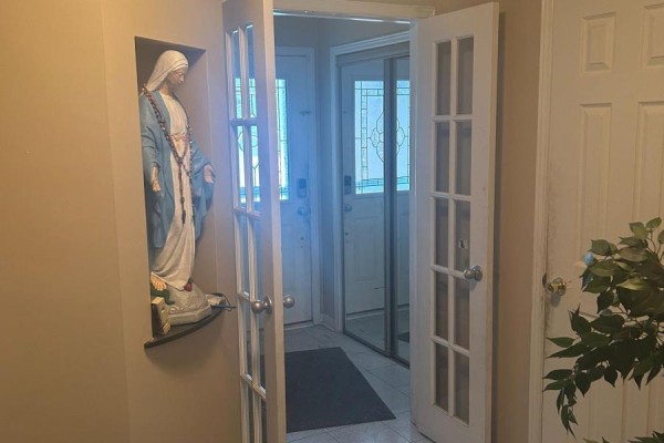 5550 Cosmic Crescent, Mississauga, ON L4Z3R9 Photo 2