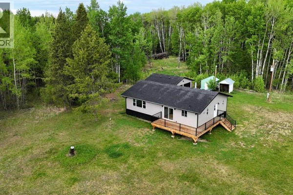 Living room - 55502 Range Road 152, Rural Yellowhead County, AB T7E3R7 Photo 4