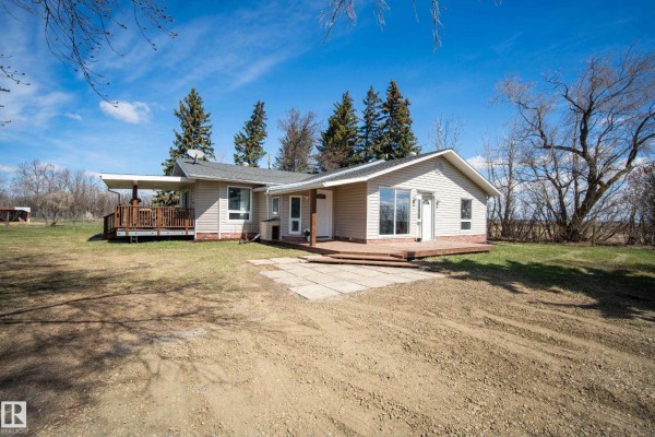 Bedroom 3 - 55506 Rge Road 254, Rural Sturgeon County, AB T8R0S2 Photo 3
