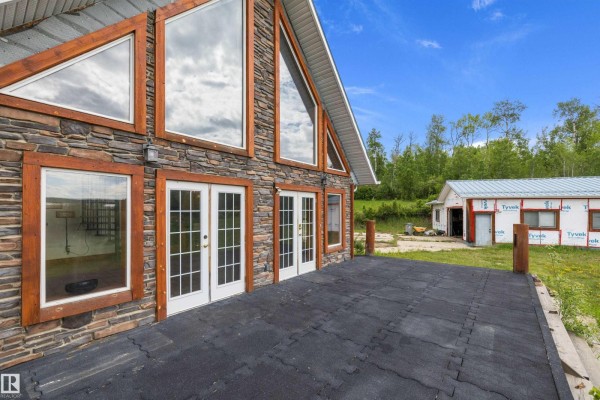 Loft - 55527 R.r. 12, Rural Lac Ste  Anne County, AB T0E1V0 Photo 5