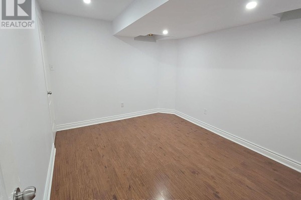 Laundry room - 5553 Bonnie Street, Mississauga, ON L5M0N7 Photo 5