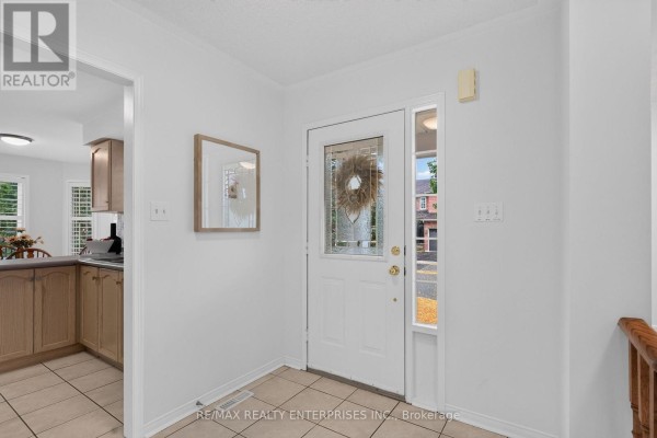 Kitchen - 5555 Linwell Place, Mississauga, ON L5M6L7 Photo 3
