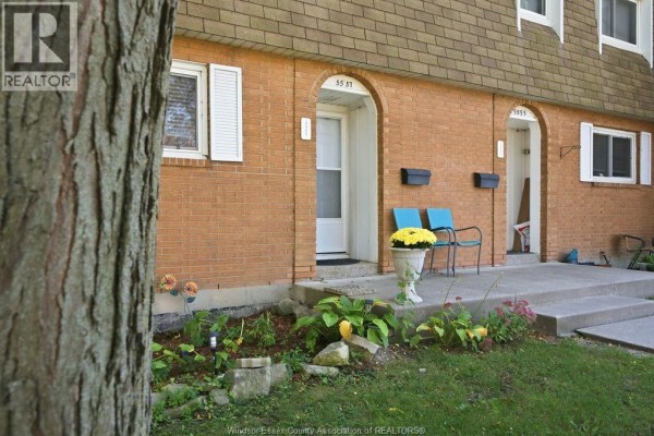 4pc Bathroom - 5557 Coronation Avenue, Windsor, ON N8X3B5 Photo 2