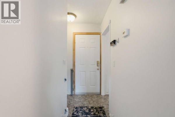 Laundry room - 5557 Coronation Avenue, Windsor, ON N8X3B5 Photo 5